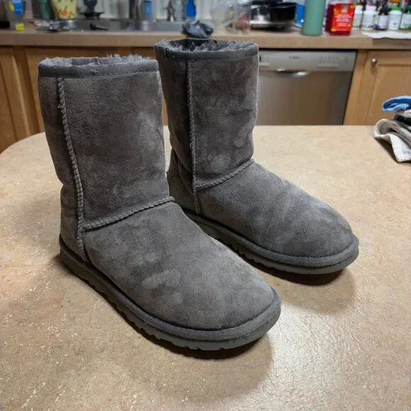 EXCELLENT UGG Classic Short II Suede Boots Gray Twinface Sheepskin Lining 6 - Picture 4 of 13